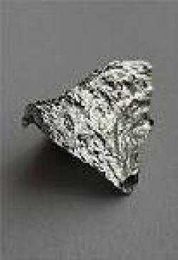 United Kingdom Manganese Ore 44%