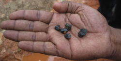 Tanzania Coltan %Ta2O5 ..... 33,58-46,33%