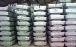 Aluminium ingot ( 99.7 grade) silver pure usd 1680/ mt FOB