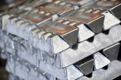Aluminium ingots on CIF