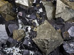 Germany Mn ore 42-46% 30,000 mt/m CIF/FOB