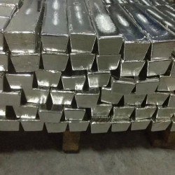 Selling lead ingots 1000-2,000 mt/m
