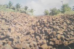 Lumpy iron ore cut off 62% $65